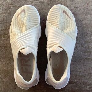 NEW, Nike Free Fly Knit, Size Women’s 9
